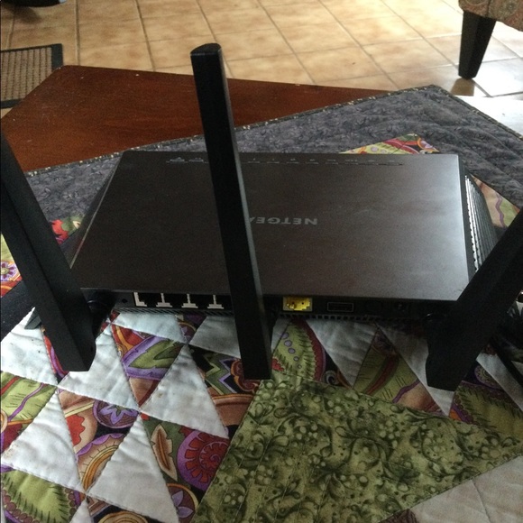 NETGEAR Router - Picture 5 of 7
